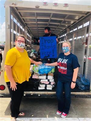 Manvel FFA’s “Fill the Trailer” | Alvin Independent School District