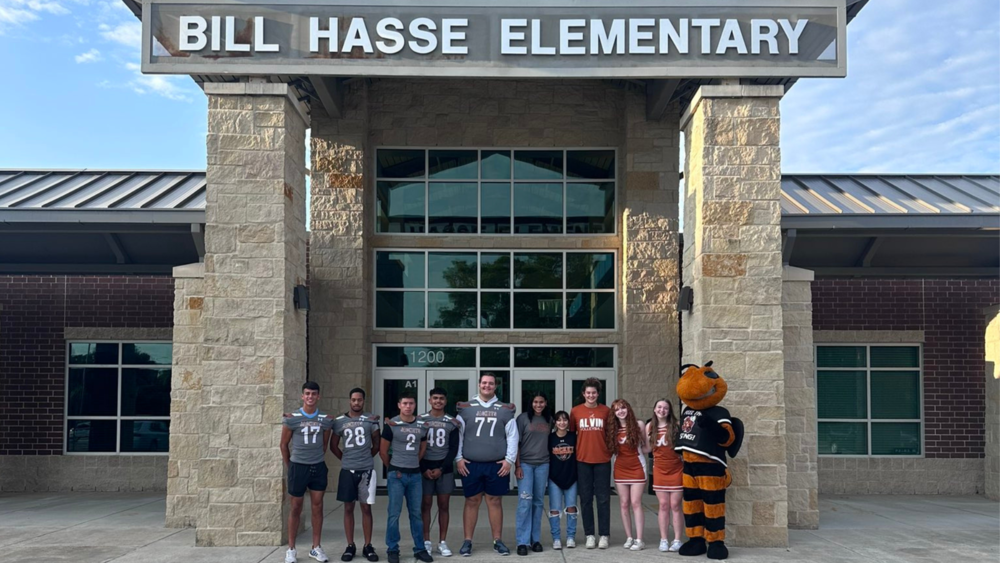 AHS students at Hasse Elementary